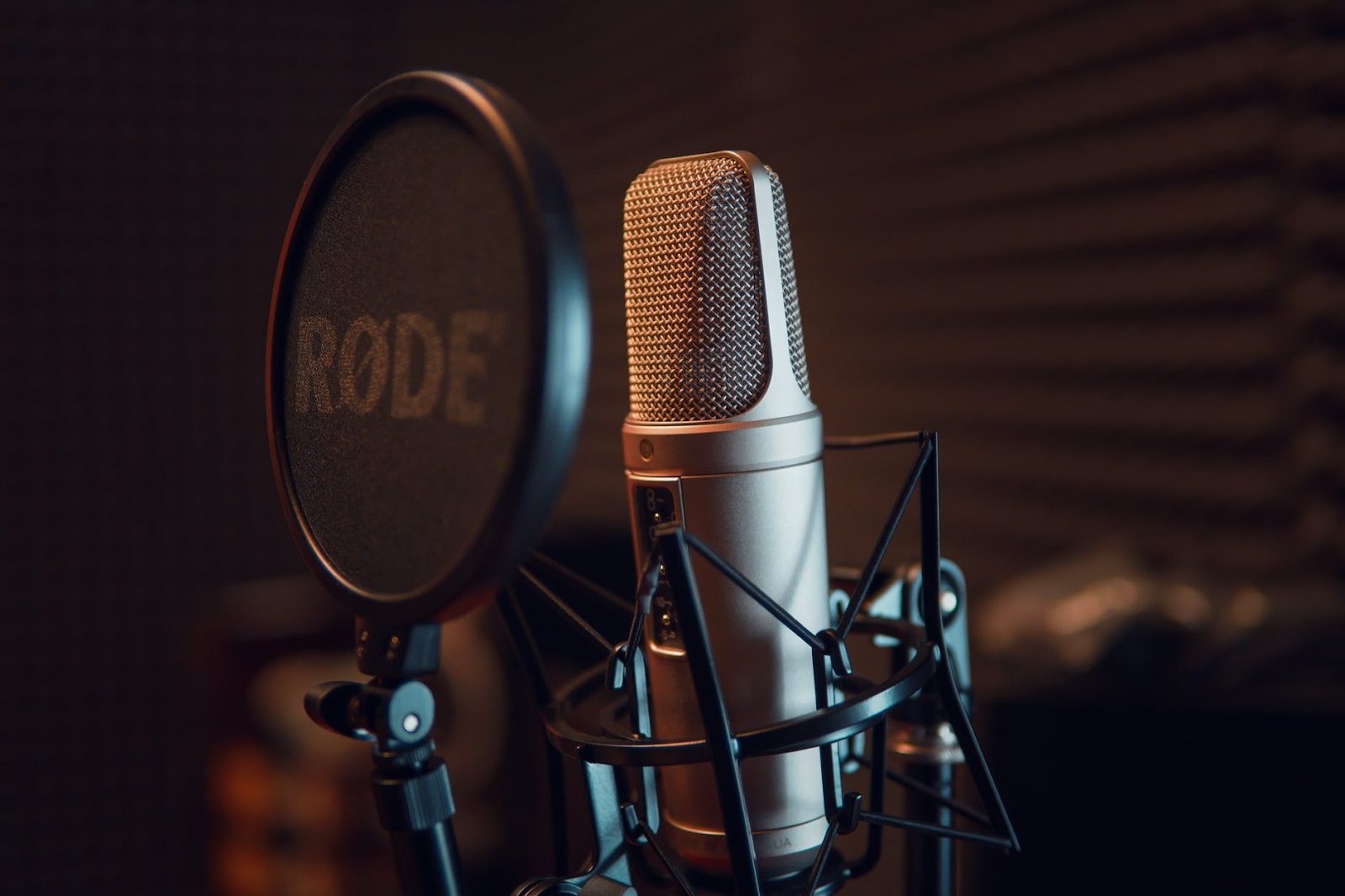 microphone-podcast Edit a Podcast